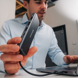 Verbatim USB-C Pro 14-Port Hub