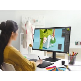 SAMSUNG 32-Inch ViewFinity S7 (S70D) Series 4K UHD High Resolution Monitor with HDR10, Multiple Ports, Easy Setup Stand