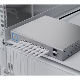 Ubiquiti Networks Ultra 60W 8-Port Gigabit PoE+ Compliant Managed Network Switch