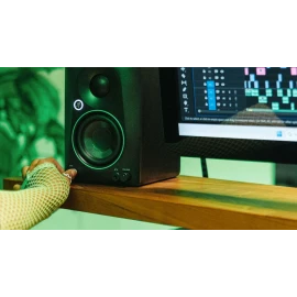 Mackie CR4.5 4.5-Inch Powered Creative Reference Studio Monitor Speakers Pair