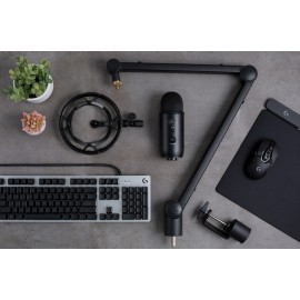 Blue Microphones Yeticaster( PRO STREAMING BUNDLE WITH YETI USB MICROPHONE, RADIUS III & COMPASS)